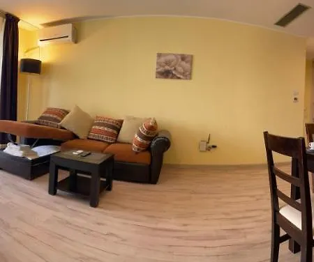 Coralia Luna Park Apartment Mamaia